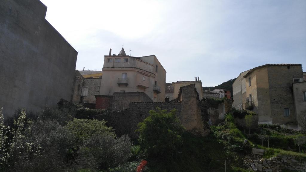 B&B Sa Zodia Guest House Bitti Exterior photo